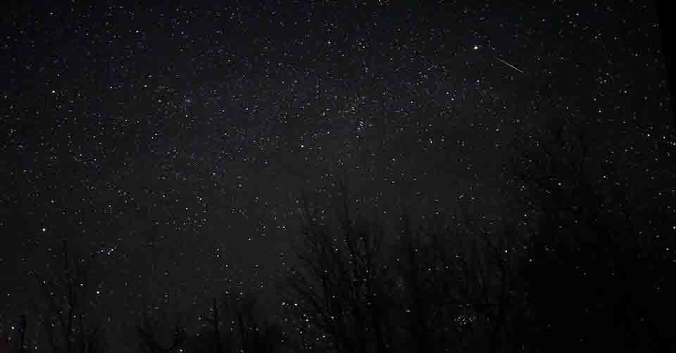 New Moon Illuminates the Spectacular Geminid Meteor Shower